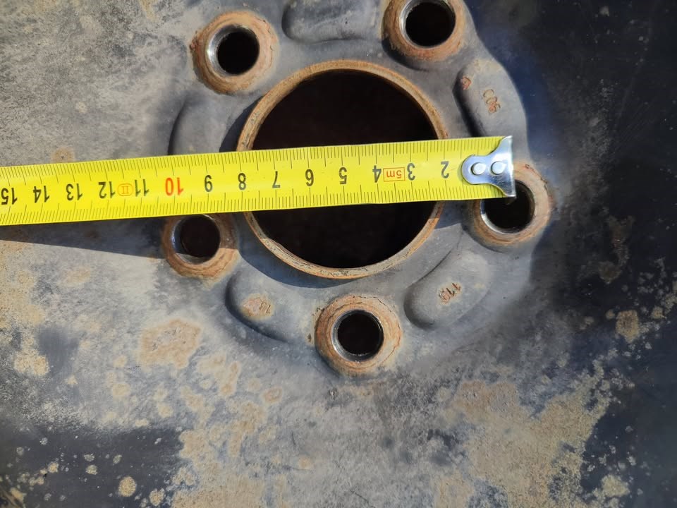 4db 16 colos Ford acélfelni Dunlop téligumival együtt eladó 1. kép