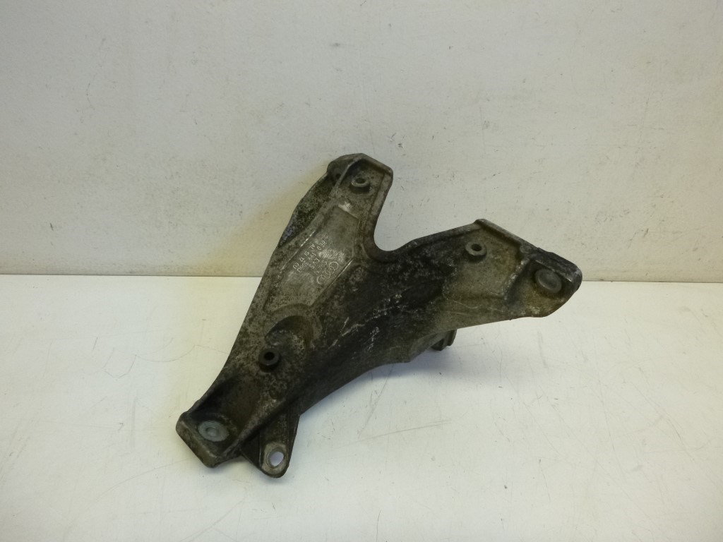 Audi A4 (8E B6) jobb elsõ motortartó bak 8E0199308D 2. kép