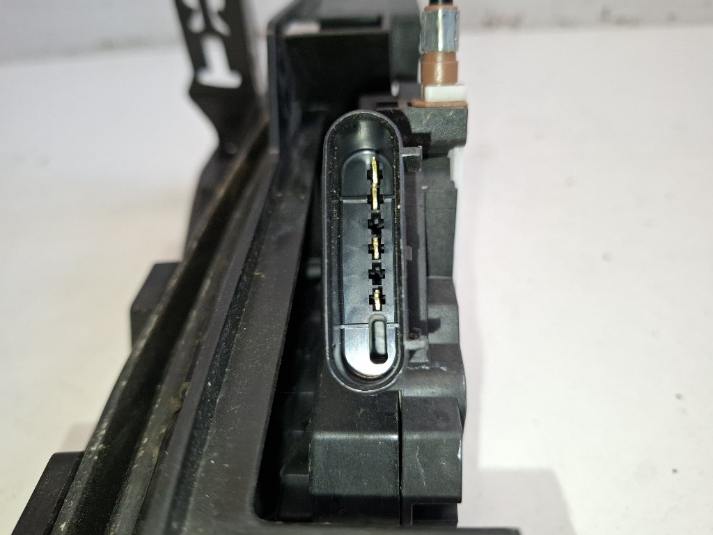 Ford Mondeo (MK5) jobb elsõ ajtózár BM5AA21812BG 4. kép