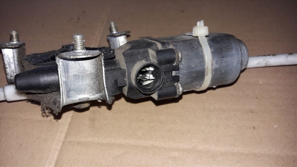 Iveco Daily Bal Elsõ Ablakemelõ Szerkezet Elektromos 4. kép