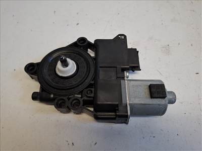 Kia X Ceed (CD) bal első ablakemelő motor 82450J7010