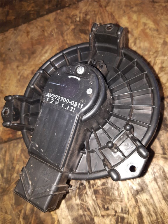 Suzuki Swift III 04-10 Fûtõmotor AV272700-0311 1. kép