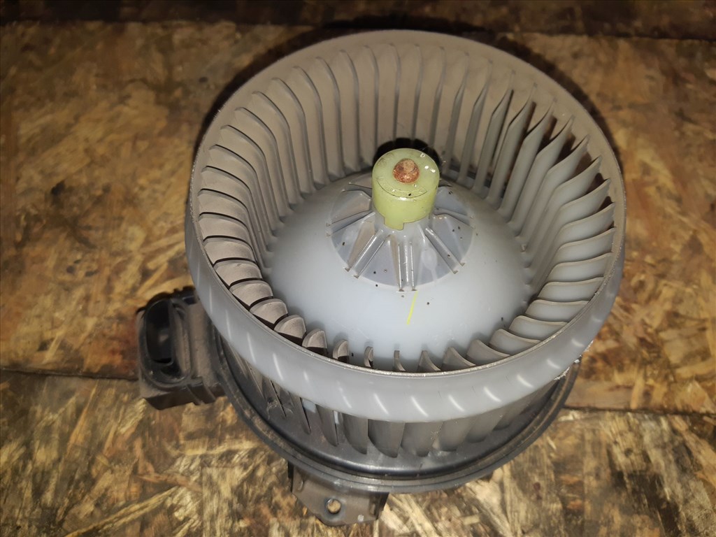 Suzuki Swift III 04-10 Fûtõmotor AV272700-0311 2. kép