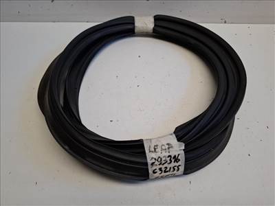 Nissan Leaf (ZE1) csomagtérajtó kéder gumi