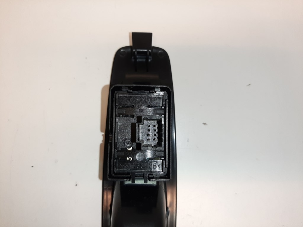 Renault Megane jobb hátsó ablakemelõ kapcsoló 829507746R 3. kép