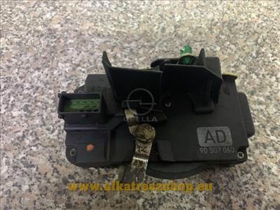 Opel Vectra B jobb első ajtózár-- zárszerkezet - betét AD 90507060