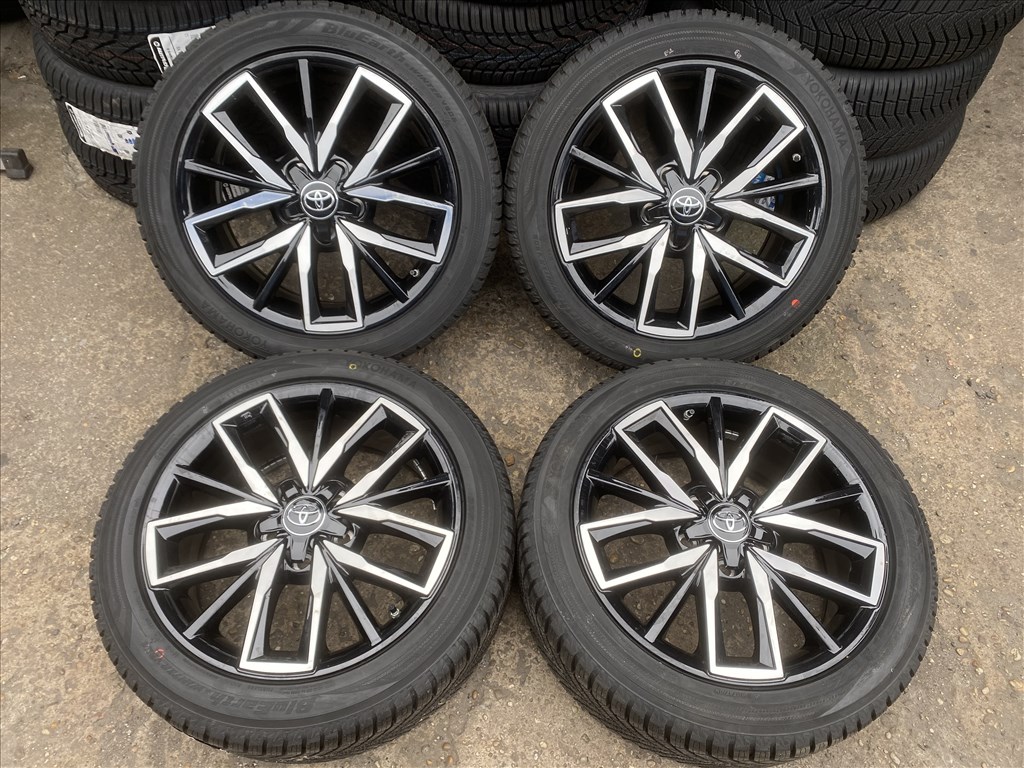4db gyári 17″ Toyota Corolla új szerelt kerék. (3758071) 1. kép
