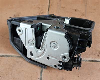 BMW 520 F10/F11 Bal első ajtózár  7229461