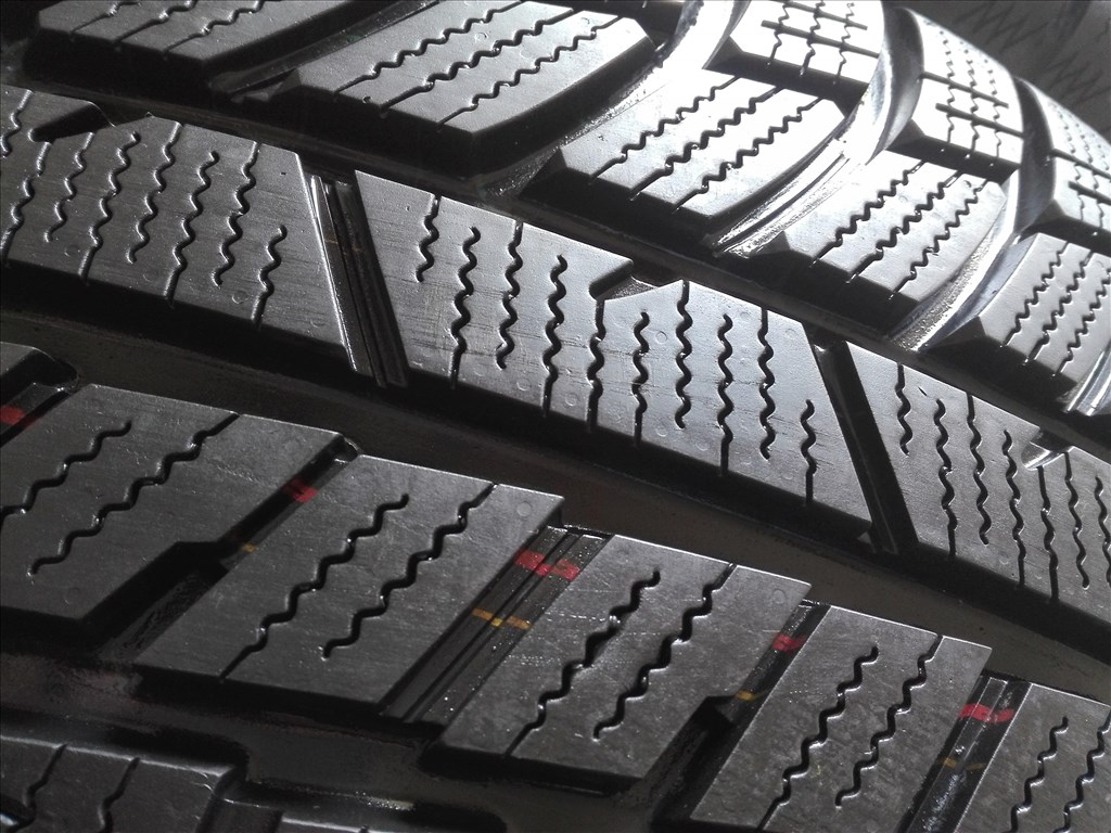 235/55R19 ÚJ Toyo téli gumi garnitúra 235/55 r19 3. kép