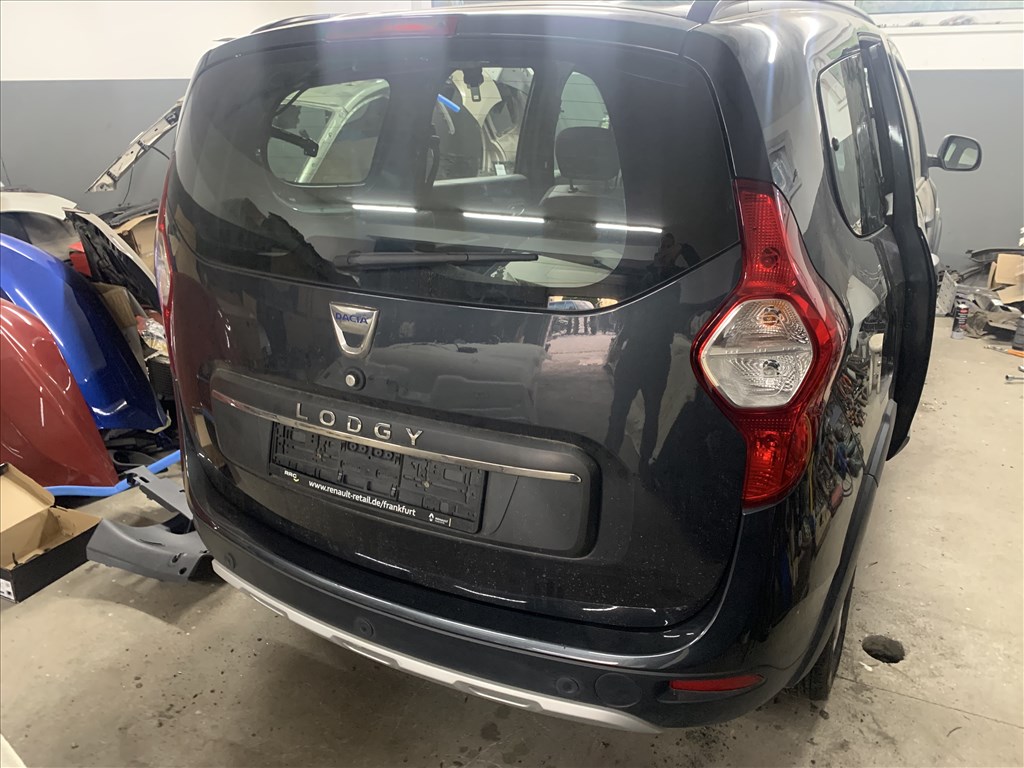 Dacia Lodgy bontott alkatrészei ajtó lökhárító sárvédő hátfal negyed nyúlvány felni 2. kép