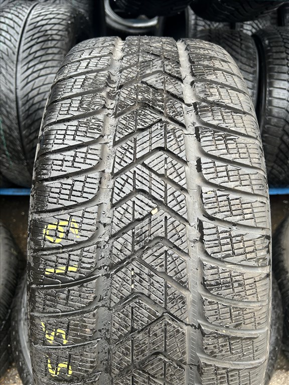 2db 275/55×19″ Pirelli téli gumiabroncs. (3751272) 2. kép