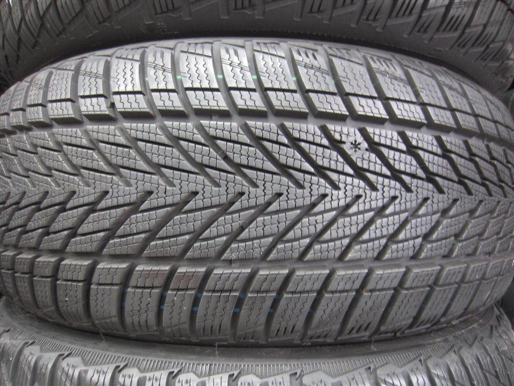  225/55 R17 GOODYEAR UG PERFORMANCE3 101H 2. kép