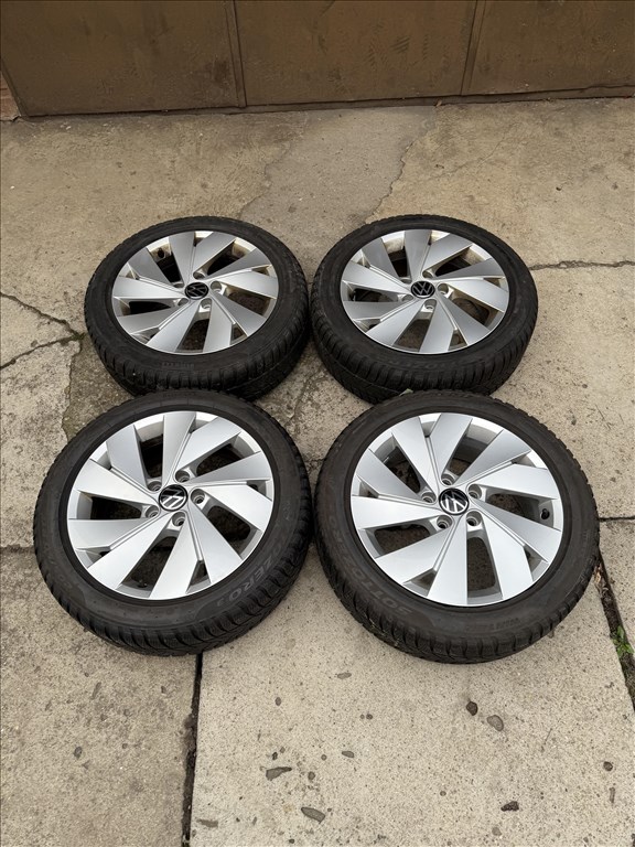  5x112 lyukosztású 17" újszerű (gyári felni) alufelni, rajta 205/50 használt Pirelli téli gumi  1. kép