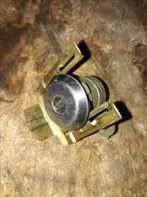 Suzuki Ignis 03-07 Első Ajtó Zárbetét