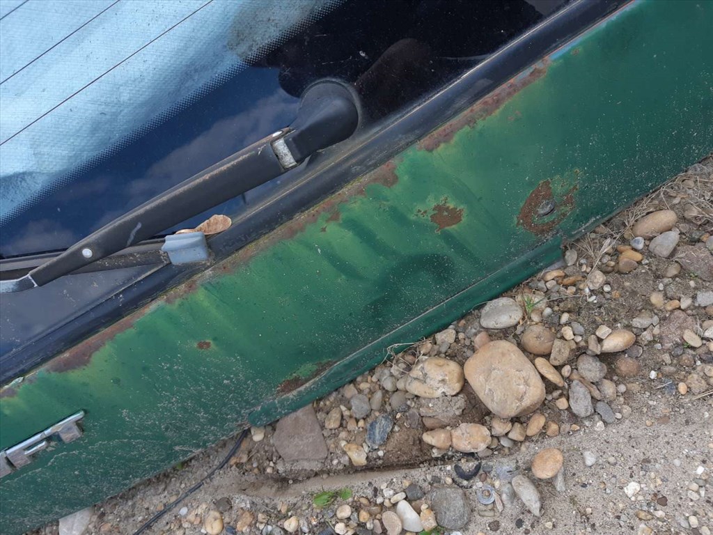 Suzuki Swift II 96-03 Csomagtér Ajtó 2. kép