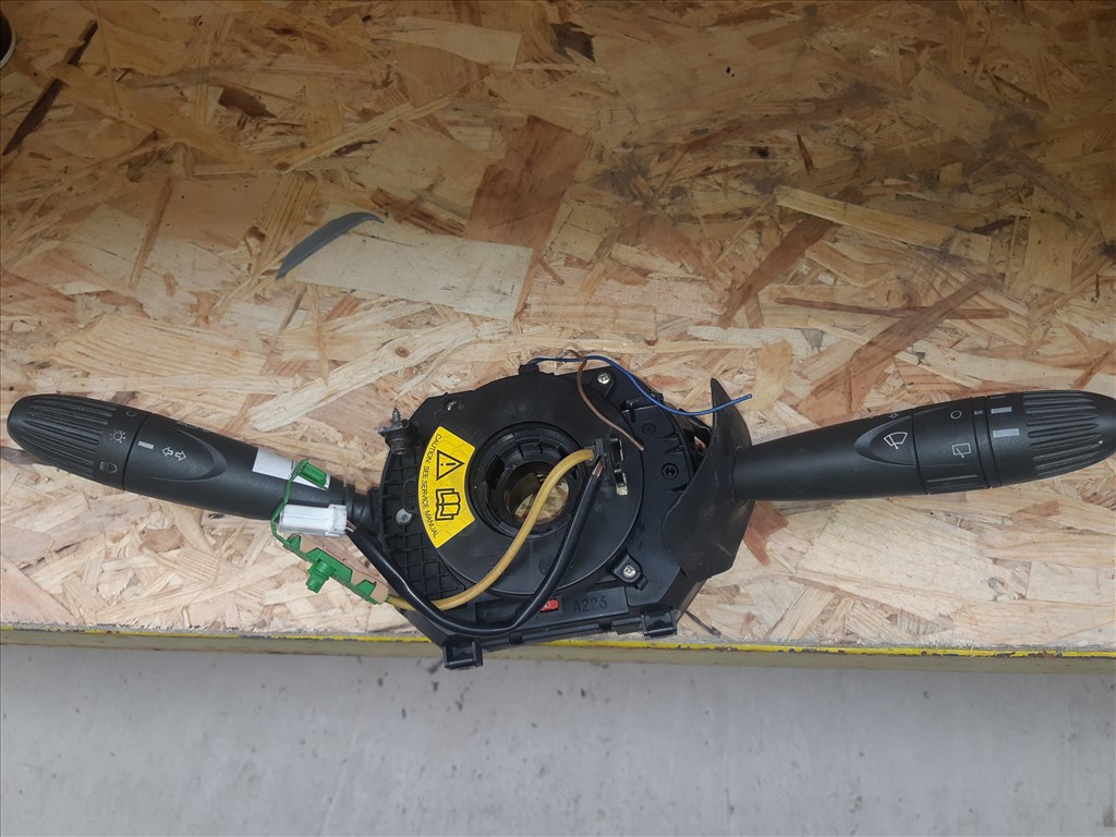 Fiat Punto II Bajuszkapcsoló Konzol  Légzsák Átvezetõ Szalag 1. kép