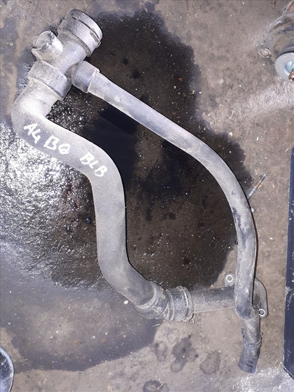 Audi A4 B7 Vízcsõ  Csonk 8E0 121 049T 1. kép