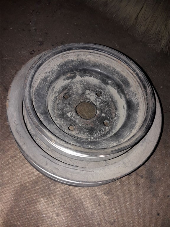 Mitsubishi L400 Vízpumpa Szíjtárcsa 1. kép