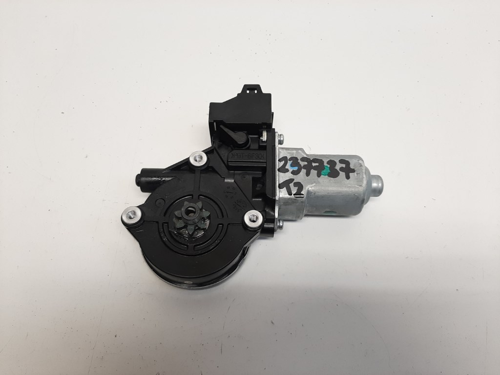 Nissan Navara (D23) bal hátsó ablakemelõ motor 827313SB0B 1. kép