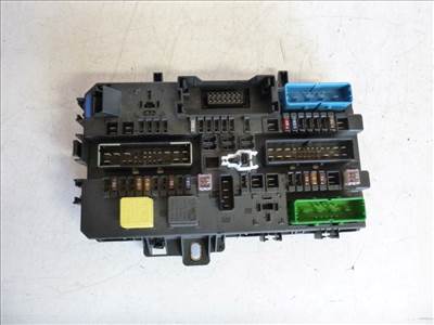 Opel Astra H  biztosítéktábla csomagtér 13145017CD