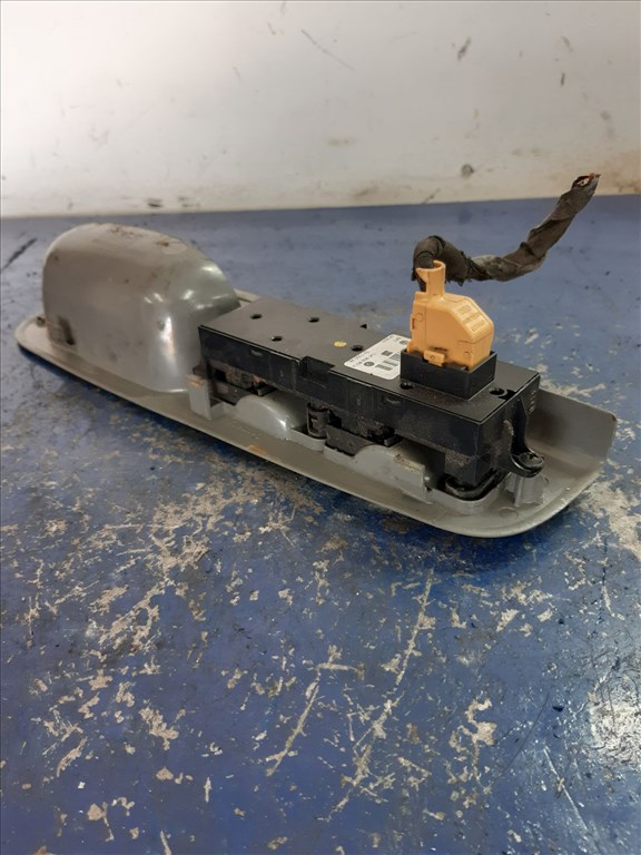 Skoda Octavia Bal Elsõ Ablakemelõ Kapcsoló 1J4 959 857 A 3. kép