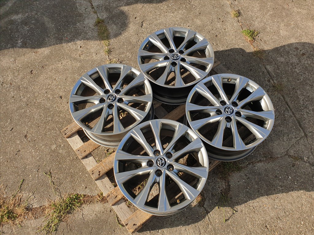 18" 5x114,3 Toyota RAV4 1. kép