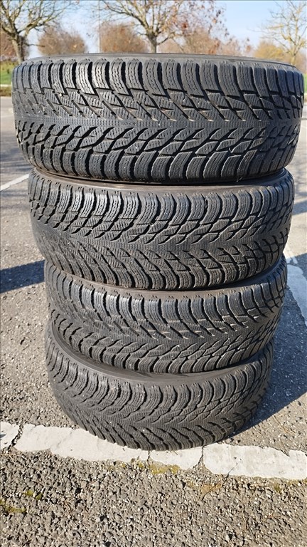  235/5519" használt gumi 2. kép