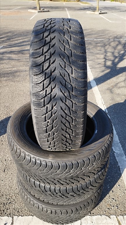  235/5519" használt gumi 1. kép