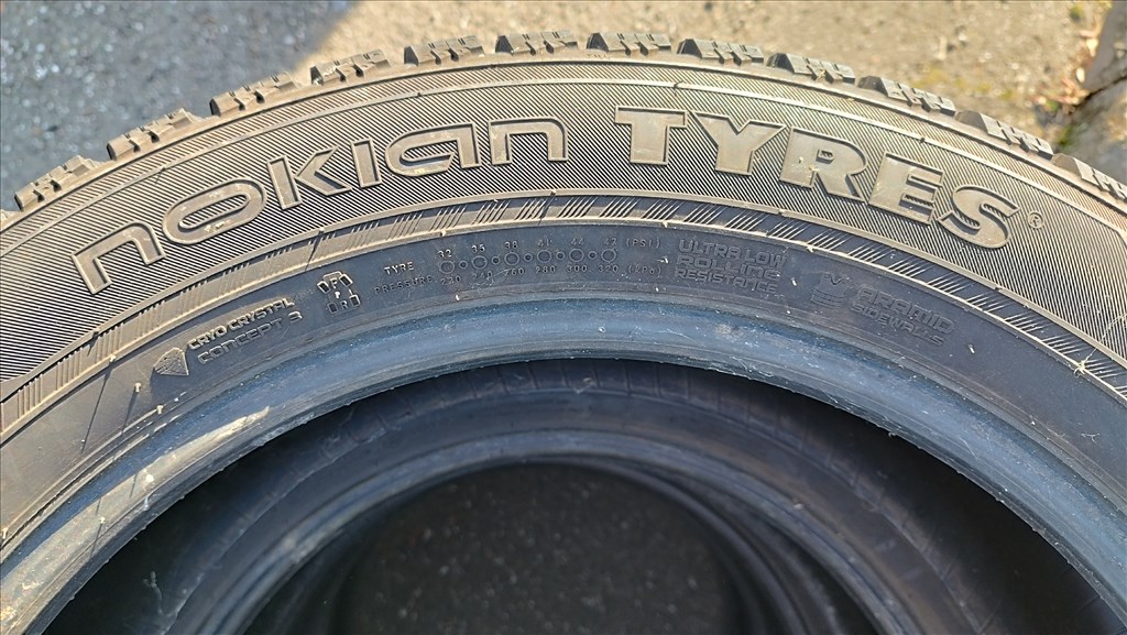  235/5519" használt gumi 4. kép