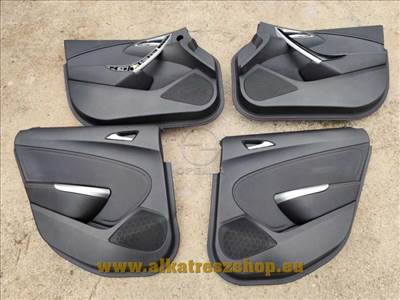 Opel Astra J bőr ajtókárpit garnitúra. 5 ajtós 