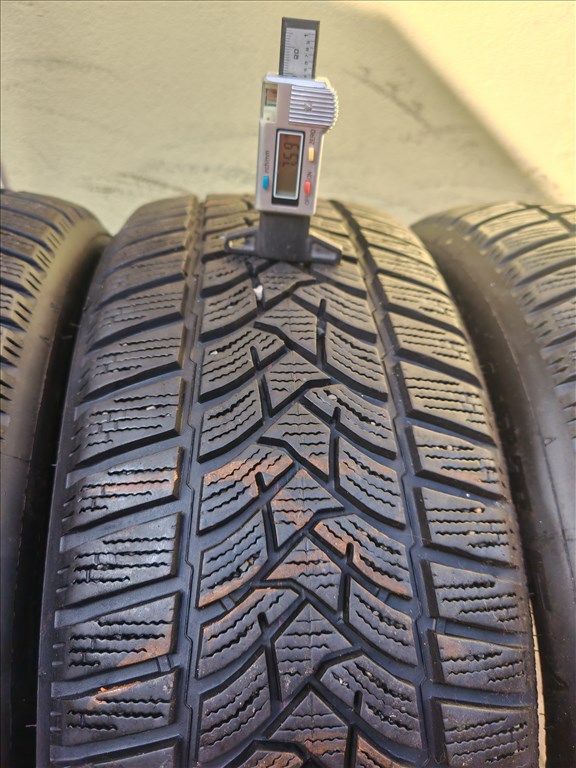  205/5517" újszerű Dunlop téli gumi gumi 1. kép