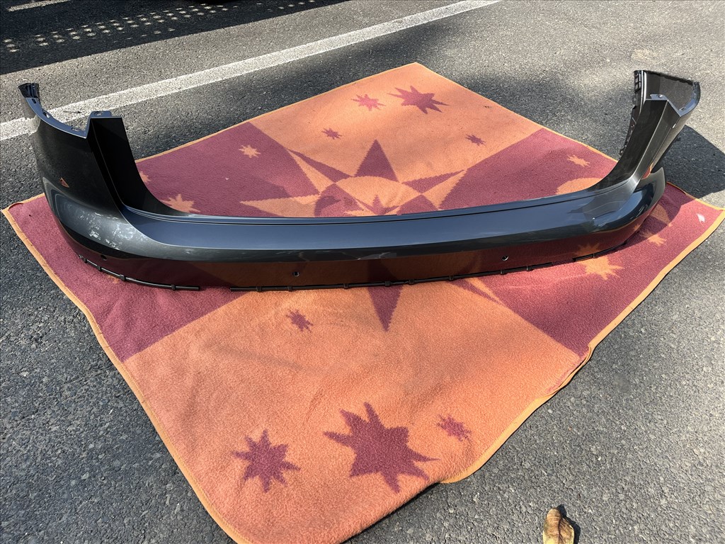 Volkswagen Touareg III 2024 Vw Touareg hátsó lökhárító PDC vel 2423460256 760807417jm7q 1. kép