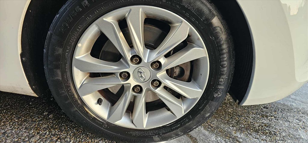  5x114.3 lyukosztású 6,5JJ 16" újszerű alufelni 1. kép