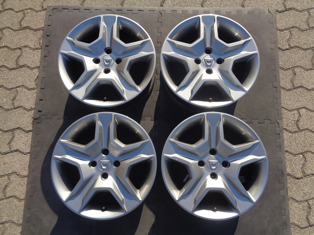 Dacia gyári struktur felni 16-os, 4×100-as osztó szép állapotban eladó.  1. kép