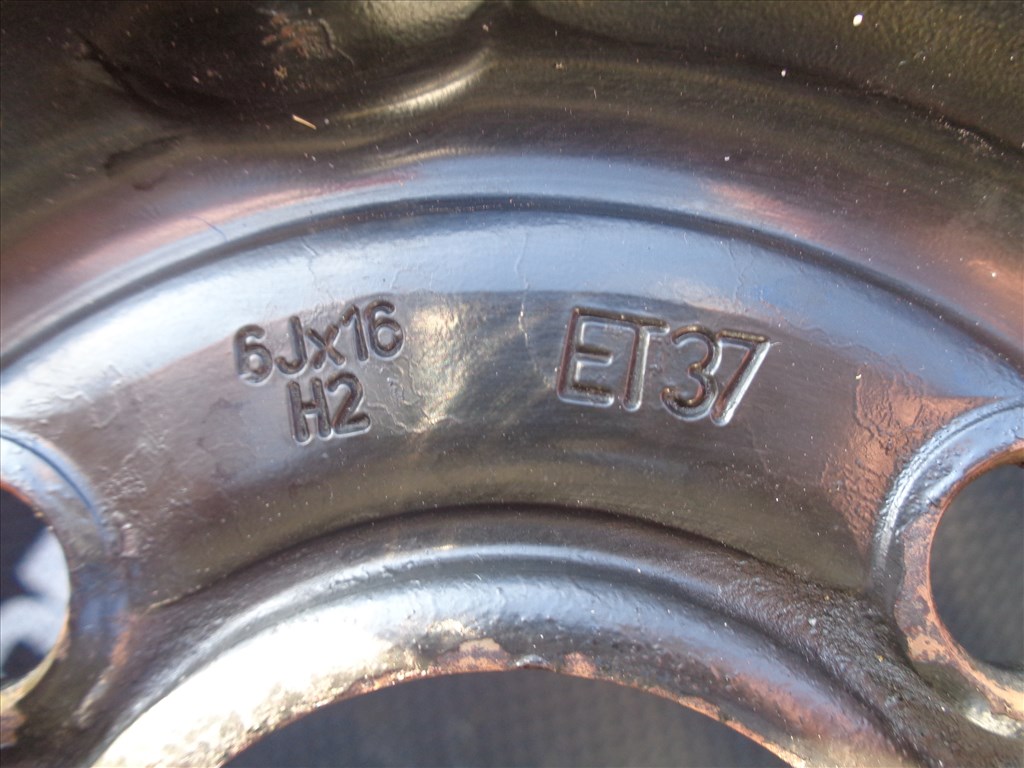 Dacia gyári struktur felni 16-os, 4×100-as osztó szép állapotban eladó.  7. kép