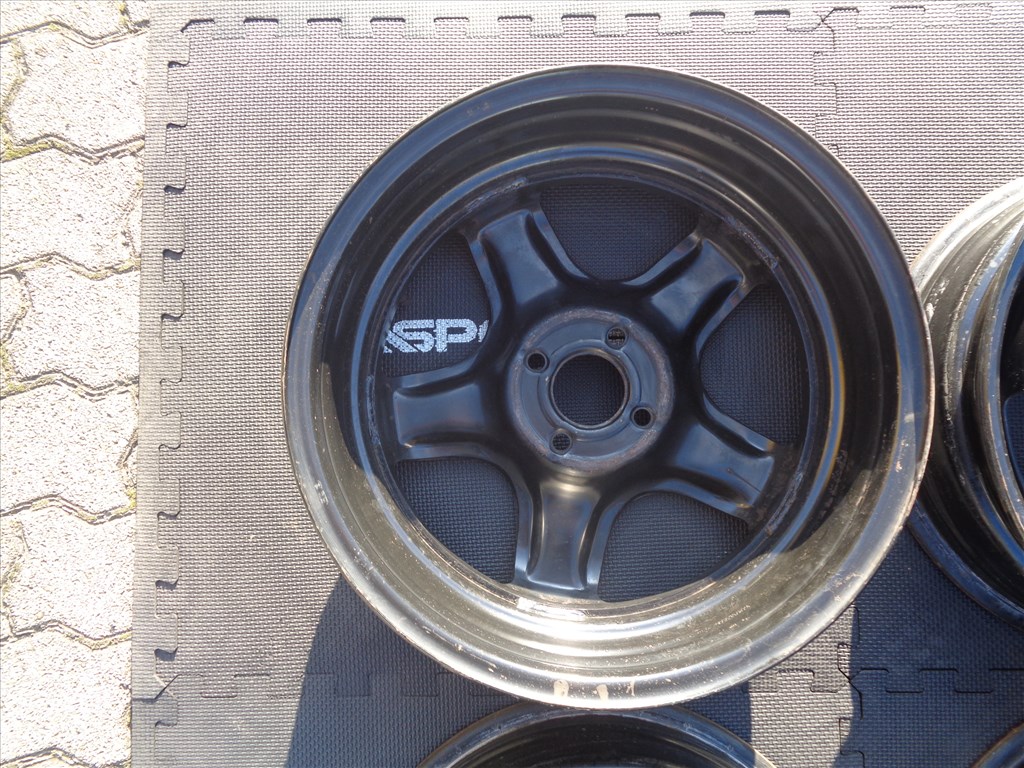 Dacia gyári struktur felni 16-os, 4×100-as osztó szép állapotban eladó.  9. kép