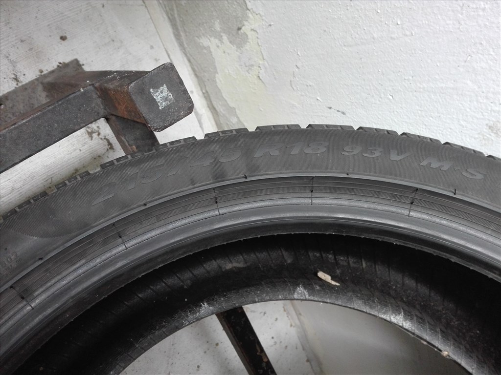 215/45R18 Pirelli téli gumi garnitúra 215/45 r18 5. kép
