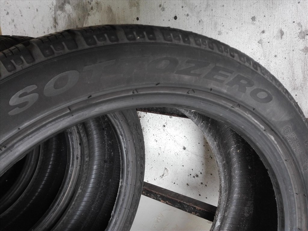 215/45R18 Pirelli téli gumi garnitúra 215/45 r18 6. kép
