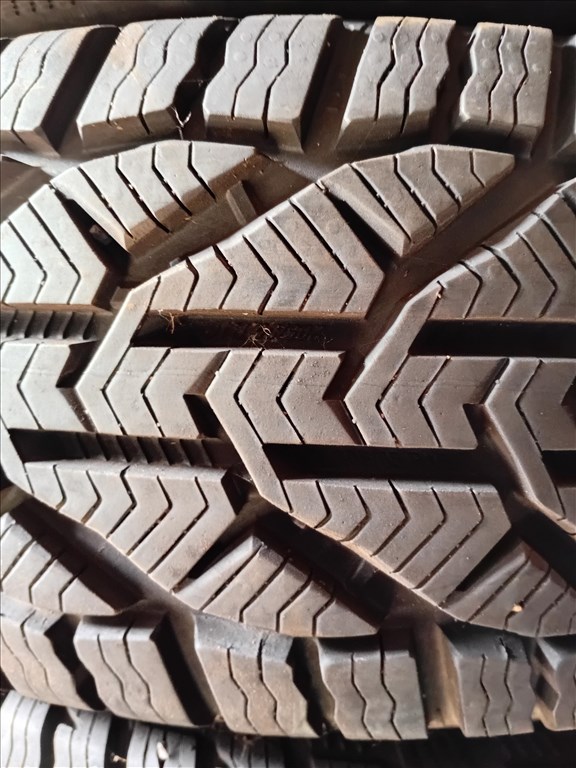  205/6516" újszerű Sebring téli gumi gumi 2. kép