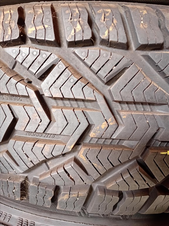  205/6516" újszerű Sebring téli gumi gumi 3. kép