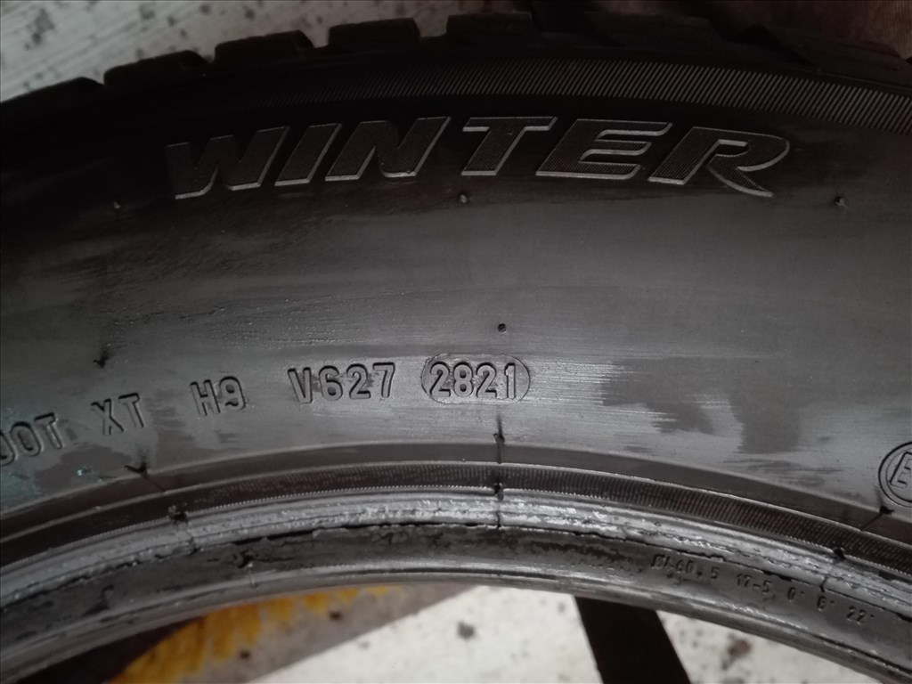 235/55R18 Pirelli téli gumi garnitúra 235/55 r18 6. kép