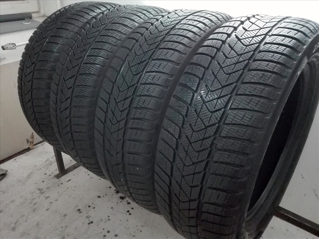 235/55R18 Pirelli téli gumi garnitúra 235/55 r18 1. kép