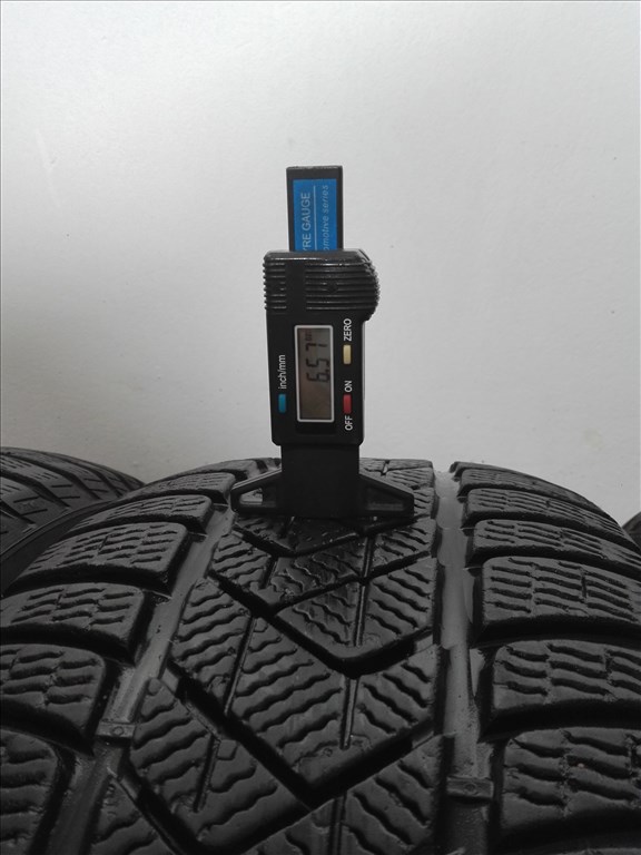 235/55R18 Pirelli téli gumi garnitúra 235/55 r18 3. kép