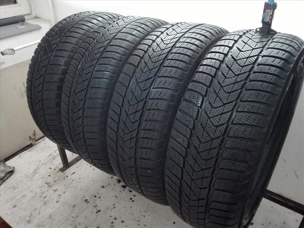 235/55R18 Pirelli téli gumi garnitúra 235/55 r18 2. kép