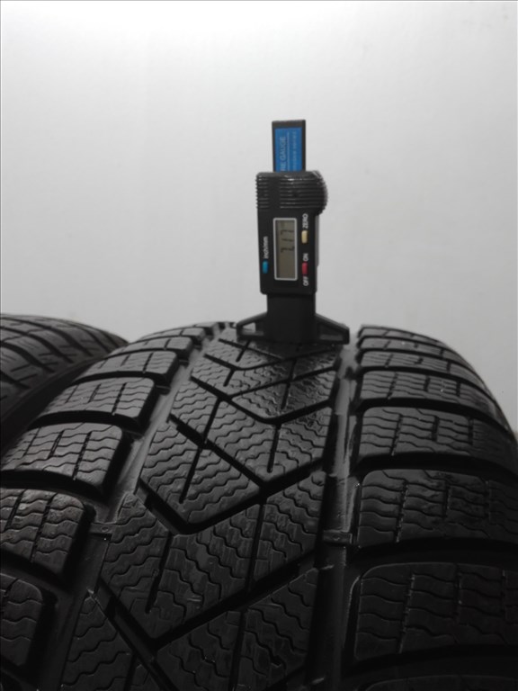 235/55R18 Pirelli téli gumi garnitúra 235/55 r18 4. kép