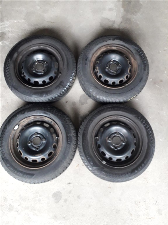  4x100 lyukosztású 13" használt gyári lemezfelni, rajta 155/80 használt Matador négyévszakos gumi  1. kép