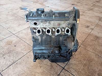 Trabant 1.1 - Fűzött blokk hengerfejjel  82023265