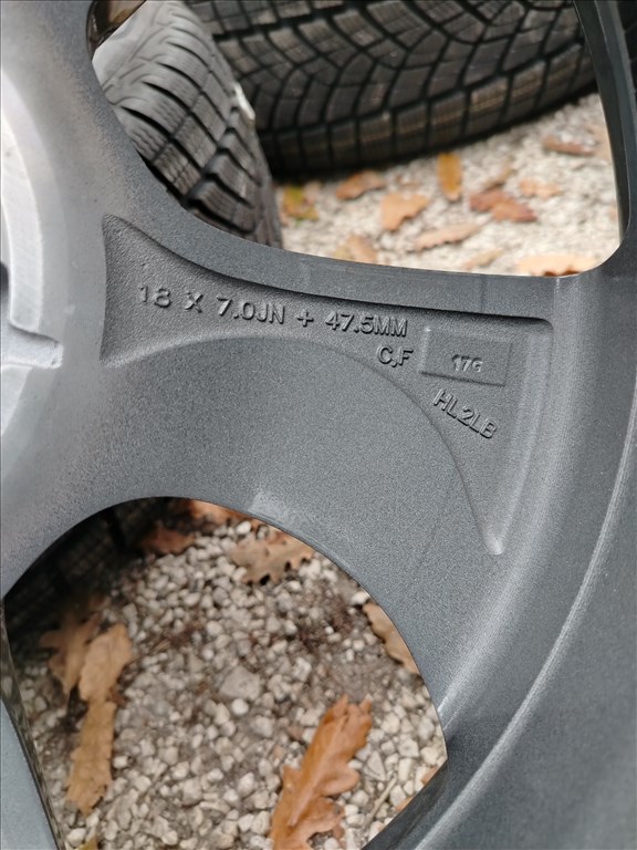 Ford Mustang Mach-E -18" (gyári felni) alufelni , 225/60r18 új Goodyear téli gumi  6. kép