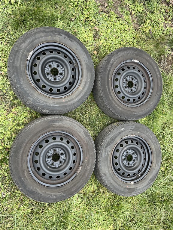  5x114.3 Lemezfelni  215/70 R16 téli gumi garnitúra + TPMS guminyomás szenzor  1. kép