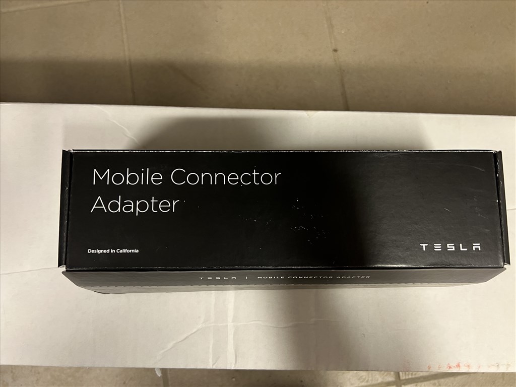 Tesla UMC2 töltőhöz való kék adapter 32A Blauer Adapter - 32A 23 eFt e 2. kép